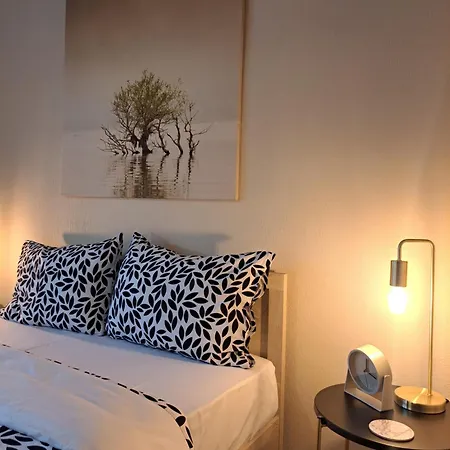 Elegant Center Apartman Széresz